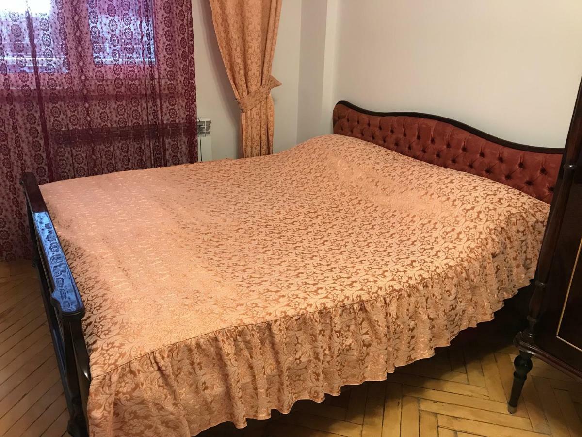 Appartement 33 Martiros Saryan Street à Erévan Extérieur photo