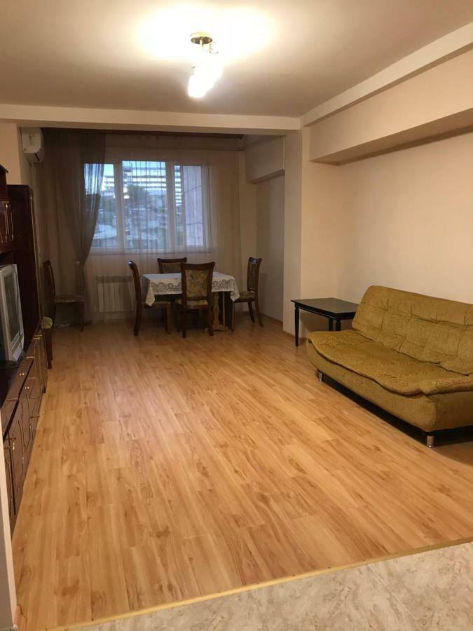 Appartement 33 Martiros Saryan Street à Erévan Extérieur photo