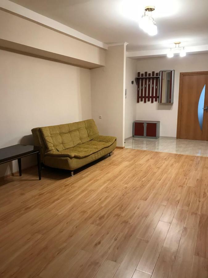 Appartement 33 Martiros Saryan Street à Erévan Extérieur photo